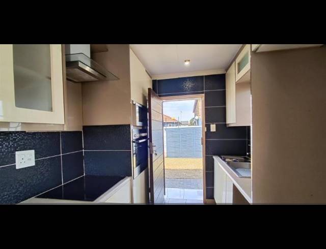 3 BEDROOM HOUSE FOR SALE IN SKY CITY